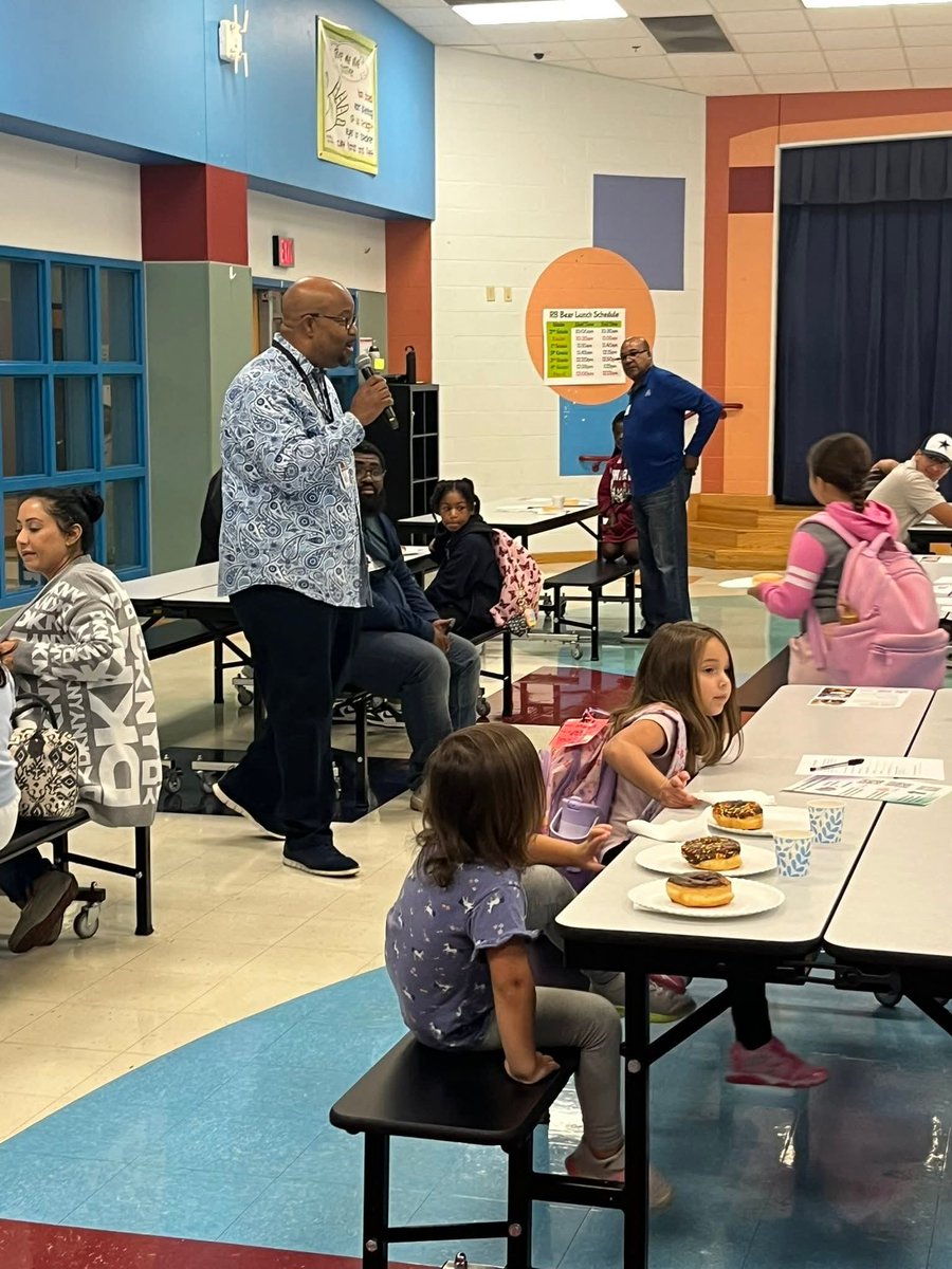 Thank you to all of the dads, grandfathers, uncles and special guests who attended our Donuts with Dads event on Friday! We had a great turnout! We hope you enjoyed the sweet treats and the time with your children!