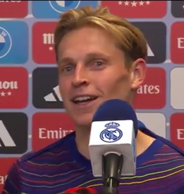 theMadridZone's tweet photo. 🗣️ Frenkie De Jong on Dani Carvajal: “If you know Lamine Yamal, you can call him in private. Why are you making gestures on the field.”

Apparently only Lamine Yamal can talk whatever he wants in public, Real Madrid should reply to him in private. 😅 https://t.co/OQ5jSysN0v