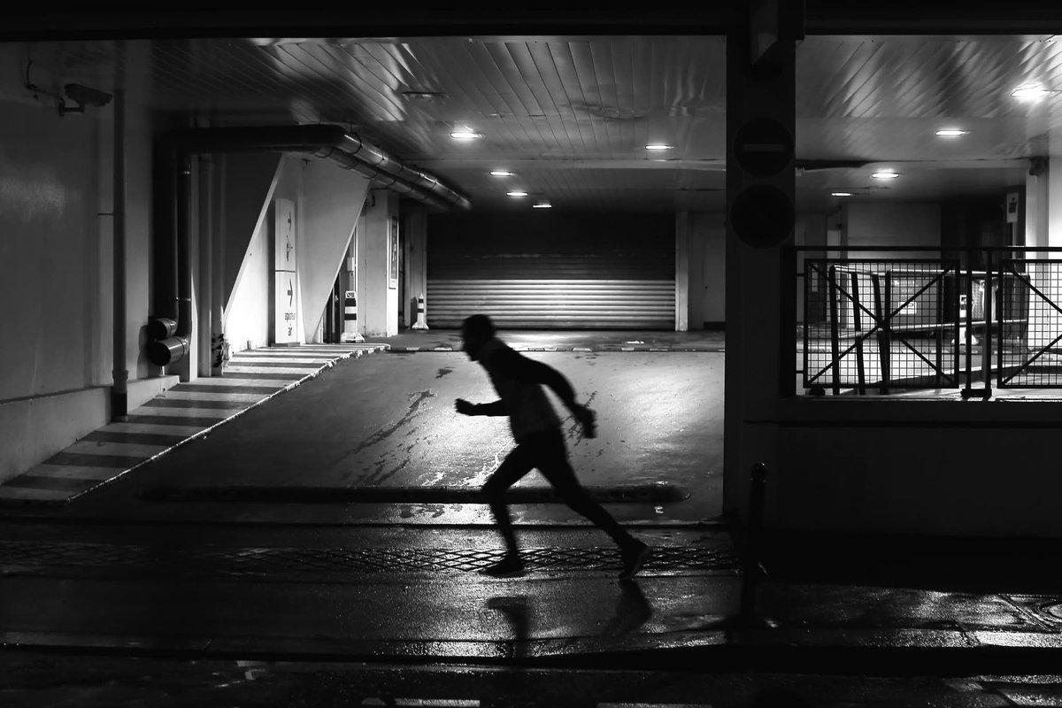 In speed
#streetphotography #street #blackandwhite #Paris #pascalcolin #canon #50mm