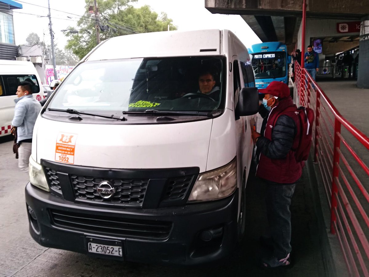 SEMOV_Edomex's tweet image. 🚨 Porque tu seguridad no se detiene.
En la Línea 2 del #Mexibús realizamos labores de supervisión y acompañamiento al personal operativo.
👷♀️👮♂️ Cada acción cuenta para que tu viaje sea más seguro. 🚎 En #Mexibús, cuidar también es avanzar. 💪 #ElPoderDeServir