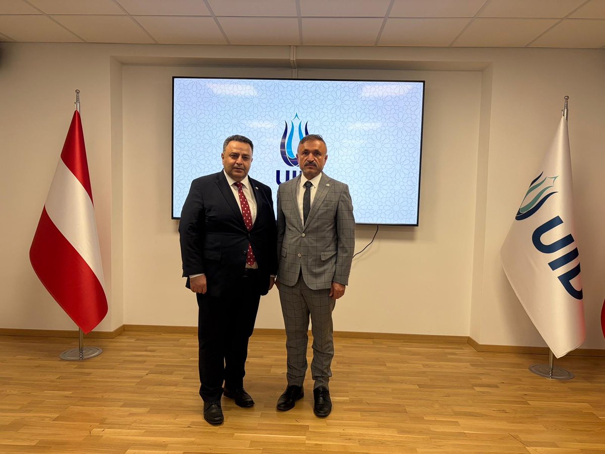 uidwien's tweet image. UID MKYK Üyesi Sn. Eyyup Bolat, teşkilat içi eğitim programı kapsamında UID Viyana Bölge Ofisimizi ziyaret ederek BYK ve BKYK üyelerimizle bir araya geldi. Kıymetli başkanımıza, gerçekleştirmiş olduğu verimli eğitim semineri için teşekkür ederiz. 
@U_I_D @saganak_mehmet