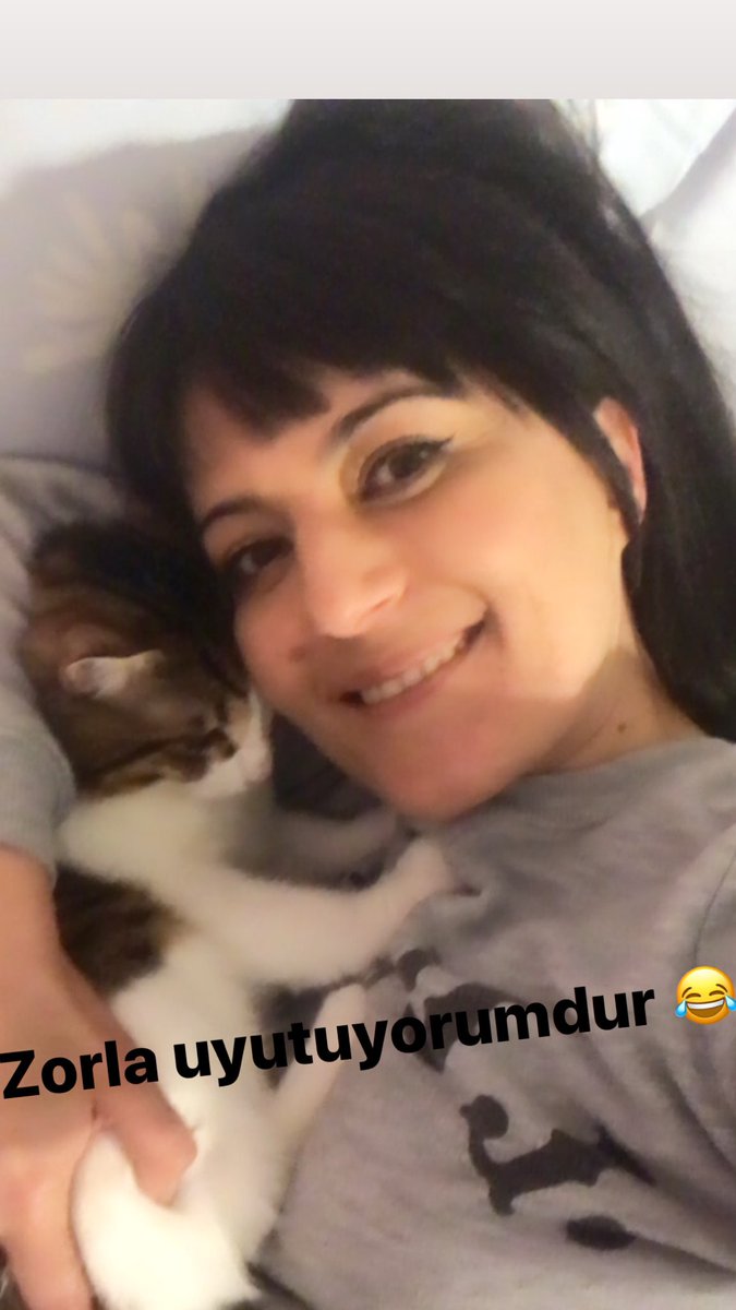 Kedişinizle fotonuzu paylaşın. Benimki bu ...