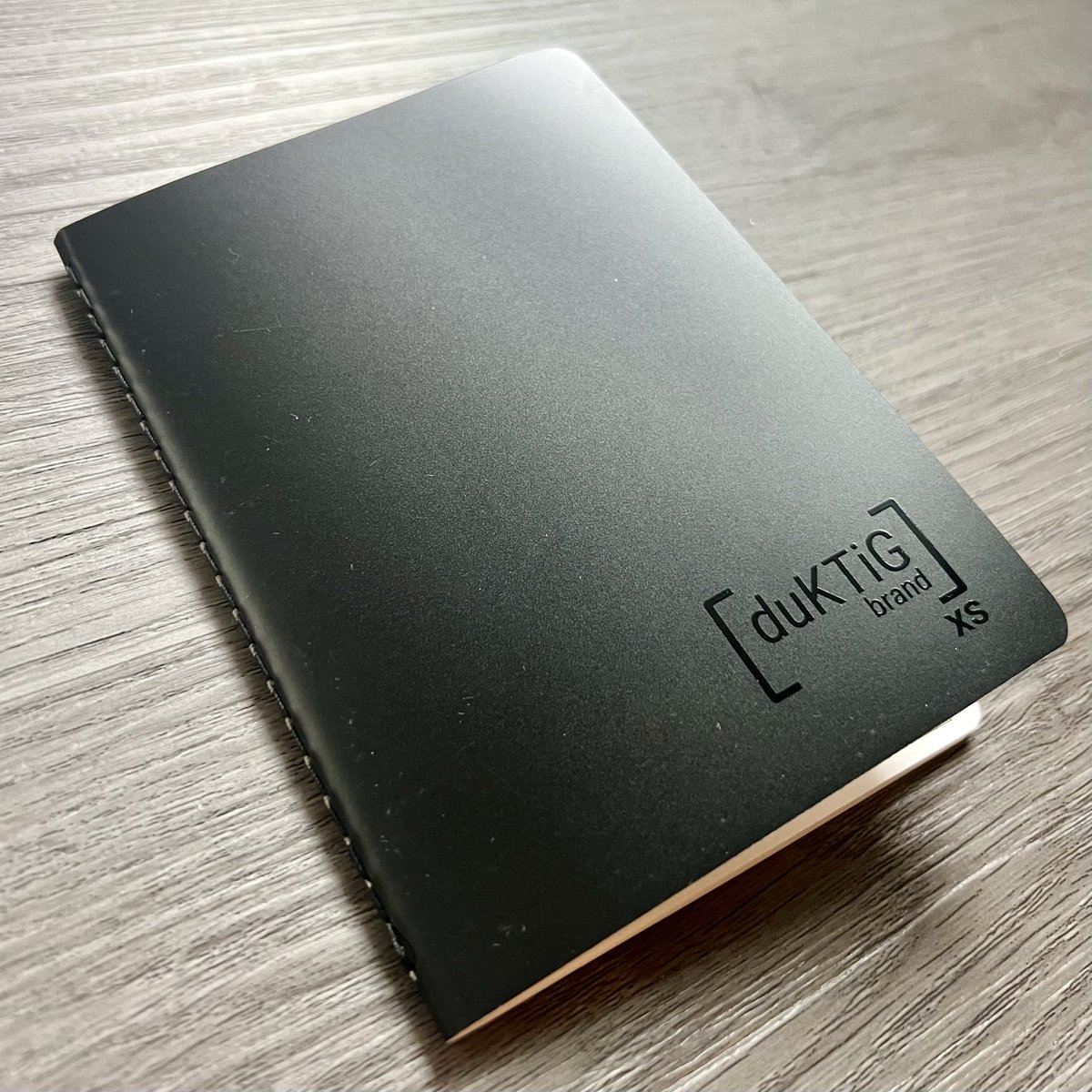 Big ideas start small ⚽ The XS 3-Pack is your go-to! A 3.5″ × 5″ softcover, waterproof, stone-paper notebook built for the sidelines. Bring one to the field. Leave one at your desk. Keep one in the car. Always ready. 💪📝
#PlanToBeGreat 

duktigbrand.com/products/xs-3-…