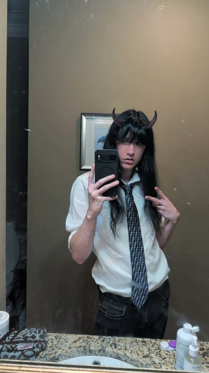 chainsaw man movie tonight!! let's hope I don't cry!!