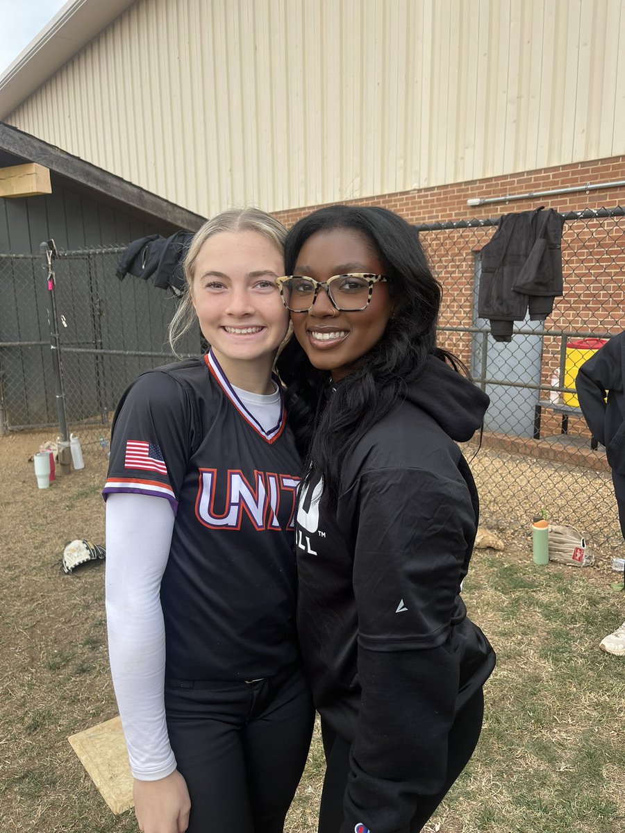 TinsleyPickett's tweet image. Had a great time exploring @MaryBaldwinU campus yesterday and meeting @CoachShelton18. I also got to see my former high school teammate @JadaBolden2025 
🖤💛
Thank you coaches &amp;amp; team!