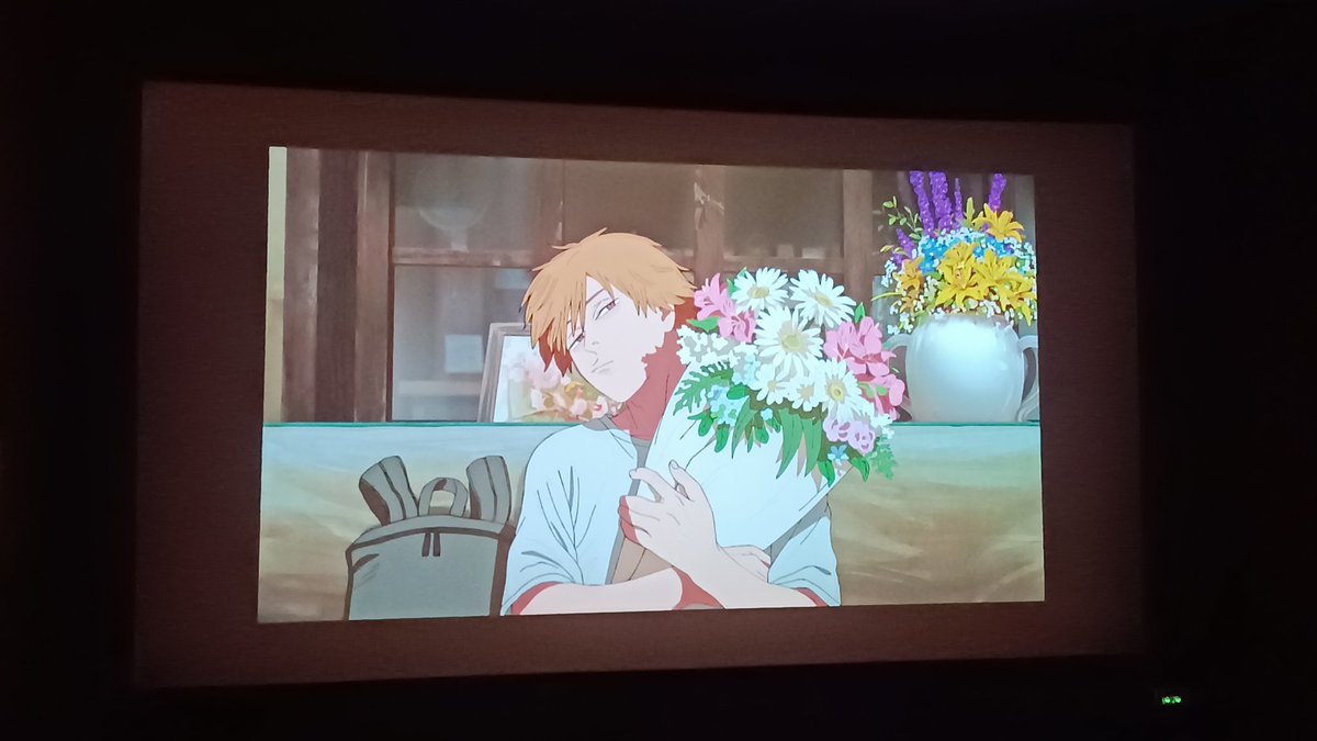 HenHikki's tweet photo. Assisti o filme de Chainsaw Man, e sim! Ele é isso tudo que estão falando e mais!

Foi um grande acerto, e apesar dos erros pontuais como censurarem os peitos da Reze e a troca de diálogo do mangá, dela falando " judeu-judeu-judeu..." O resto é aproveitado ao máximo.

7/10 https://t.co/lFWmJ8vt9j
