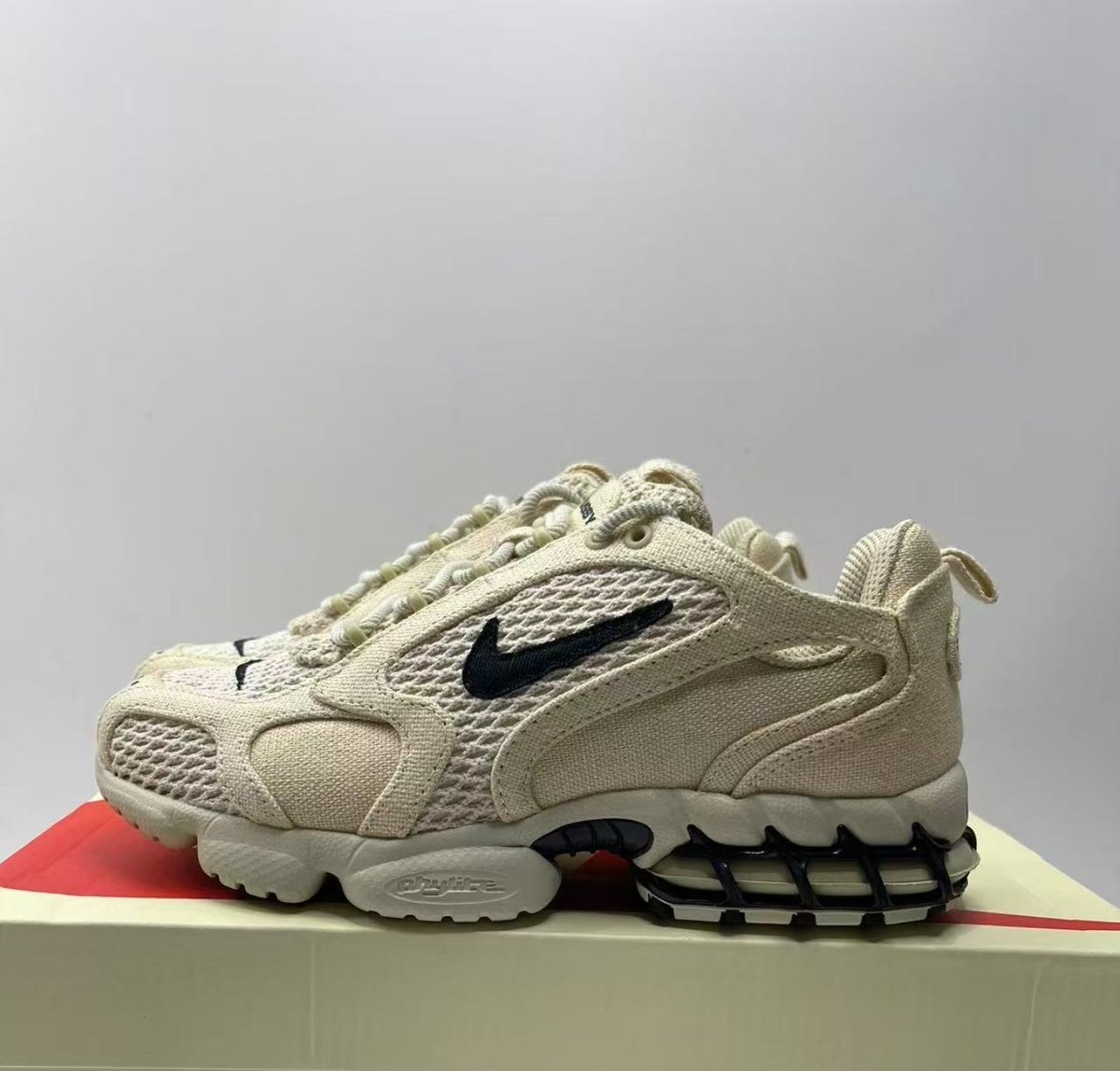 side8080's tweet image. 실사 공개! 명품 스니커즈 퀄리티 미쳤다 🔥
직접 보면 진짜 말 안 나옵니다 😳
1:1 검품 완료 + 풀 구성품 그대로 💯
한정 수량이라 조기 품절 주의 ⚠️

👉 프로필 링크 (@side8080) 통해 문의

#스니커즈 #스트릿패션 #데일리룩 #운동화 #패션 #ootd #데일리슈즈 #ootdstyle