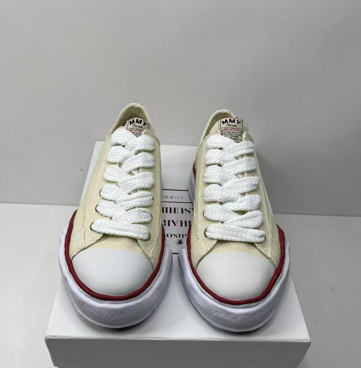 replin07's tweet image. 하이엔드 퀄리티 실사 공개!
명품 스니커즈 전종 라인업 ⚡
퀄리티부터 마감까지 완벽한 하이엔드급 
구성품·박스까지 완벽 풀세트 

직접 보면 퀄리티 차이 확실합니다 
👉 프로필 링크 (@luxins088) 통해 문의 가능!!

#스니커즈 #조던 #나이키 #운동화 #데일리룩 #OOTD #데일리슈즈 #ootdstyle