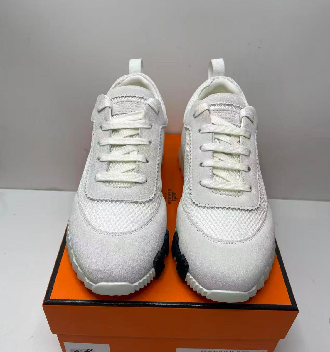 replin07's tweet image. 하이엔드 퀄리티 실사 공개!
명품 스니커즈 전종 라인업 ⚡
퀄리티부터 마감까지 완벽한 하이엔드급 
구성품·박스까지 완벽 풀세트 

직접 보면 퀄리티 차이 확실합니다 
👉 프로필 링크 (@luxins088) 통해 문의 가능!!

#스니커즈 #조던 #나이키 #운동화 #데일리룩 #OOTD #데일리슈즈 #ootdstyle