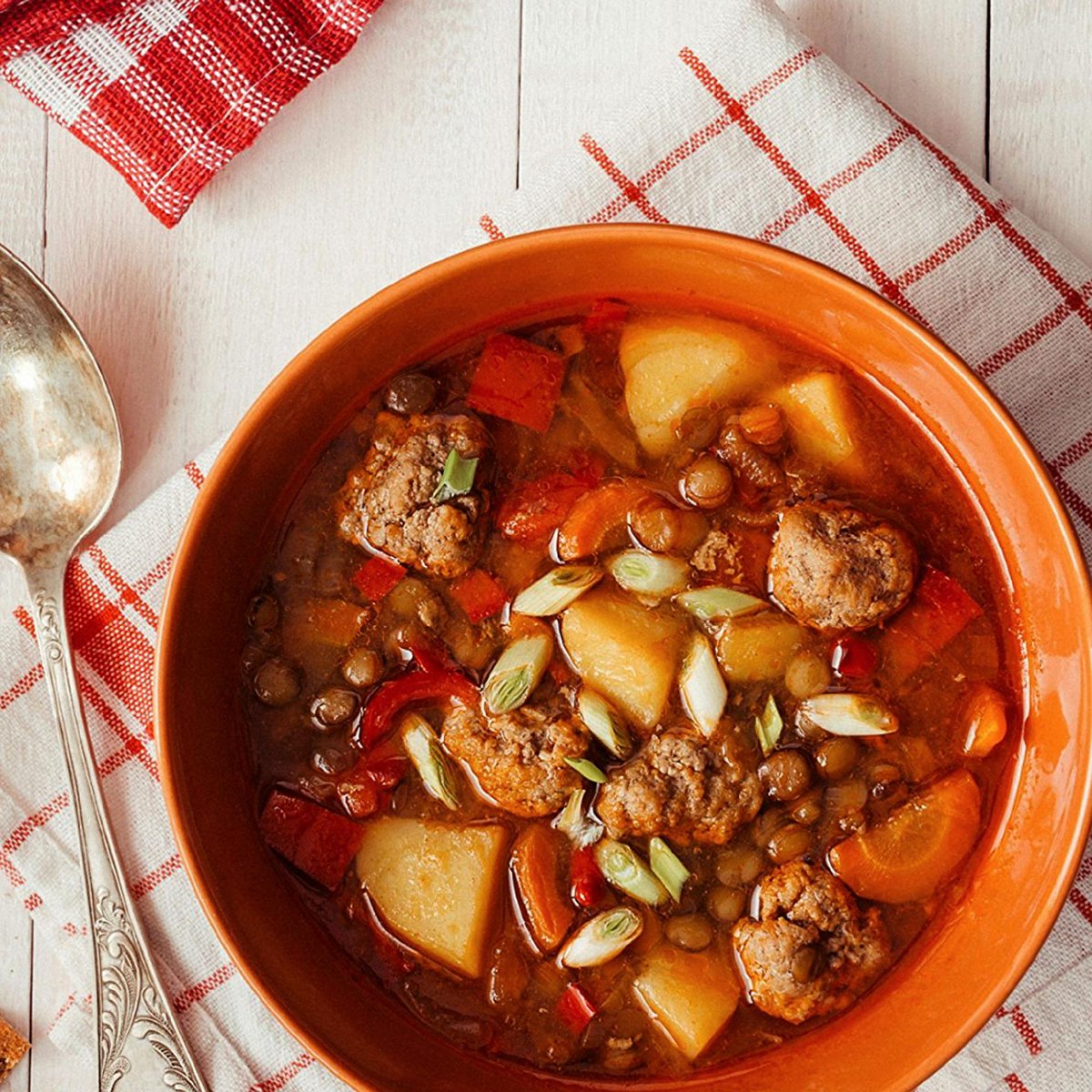 MENU DE LA SEMAINE - Bulgogi, #soupe aux carottes à l’érable, coq au vin blanc et soupe aux lentilles à l’italienne vous régaleront tout au long de la semaine! 😋👇

🔗 fr.chatelaine.com/cuisine/menu-s…