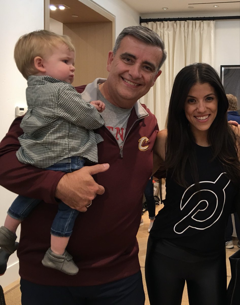 facedocG's tweet photo. It was great meeting Hannah Corbin @hannahcorbinnyc from @onepeloton again after 8 years. Always so kind and funny. We wish you the best on the rest of your book tour! #peloton #health #stretching https://t.co/2nEybC3Orv
