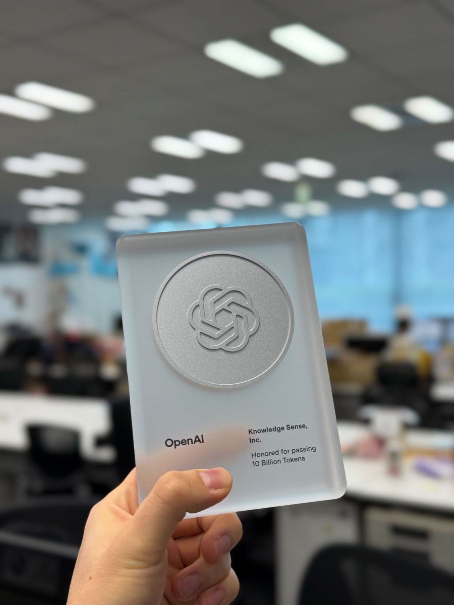 at_sushi_'s tweet image. OpenAI から、「銀の盾」が届きました。
これからも、生成AIの時代、ど真ん中で、自社プロダクトで勝負していきます。
新サービスもたくさん作っていくので、ハードワークして歴史を作っていきたい創業メンバー、まだまだ募集してます!
Thank you :) @OpenAI