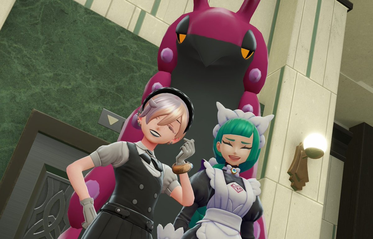 Awesome feminized lesbian couple / evil and intimidating horse