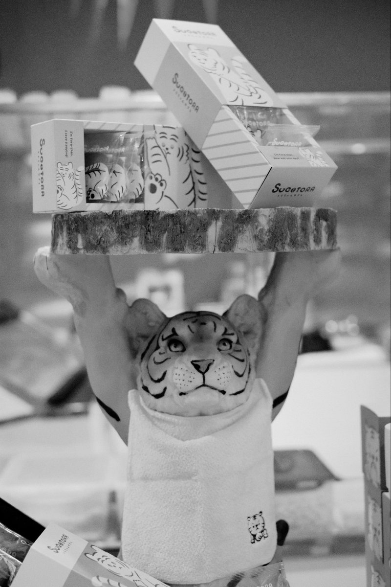 今回の催事、私の売上げ予想また、
ご来店のお客様の人数予想を完全に外しておりかなり厳しい状況です。

スタッフみんなで一生懸命に準備して、心を込めた焼菓子を並べています。