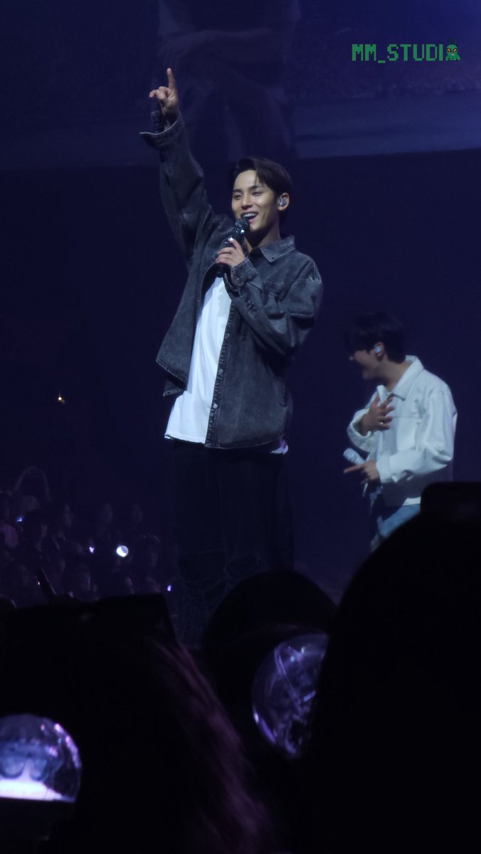 251026 🐶 #ConcertFM_MMStudio &amp; #Shooting_MMStudio

🎊

#민규 #MINGYU #金珉奎 #ミンギュ