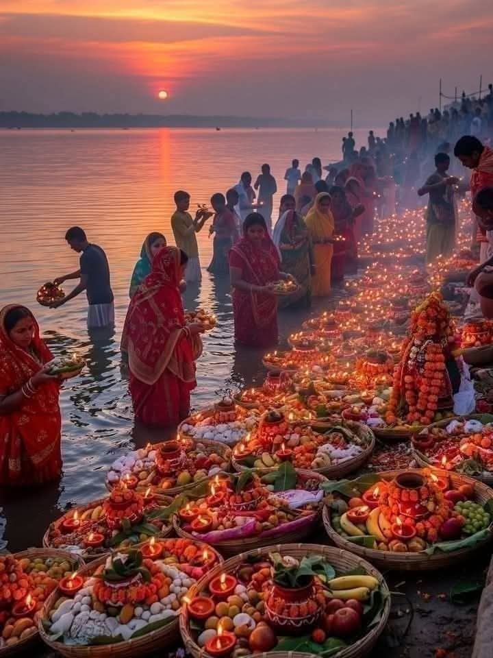 जय छठी मैया...🙏
यहाँ सभी हिन्दू हैं...
न कोई ऊँच है और न ही कोई नीच है...
 यही सनातन है ।।🛕🚩🚩