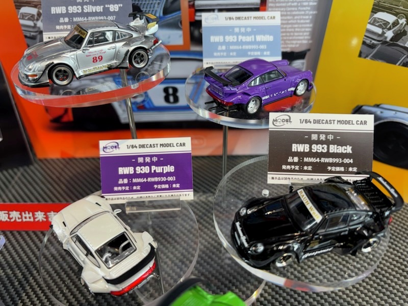 joshin_skl's tweet image. 第63回全日本模型ホビーショーで発表されたばかりの『MODEL　MODEL』の新製品を多数展示しております！今回の注目アイテムは「RWB 964 Ichiban Boshi 」の#8および#7です。18インチホイール、大型リアウイング、M64エンジン、排気系の精密なディテールを忠実に再現！ぜひ、この機会にご確認ください！