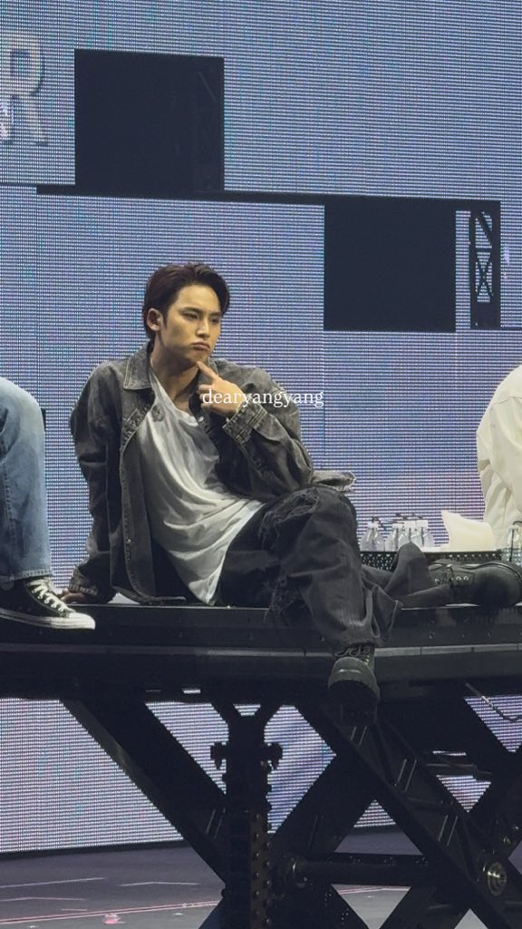 dearyangyang's tweet image. your honour thats a babygirl
#SEVENTEEN_NEW_IN_SUNRISE #MINGYU #๋ฏผ๊ท