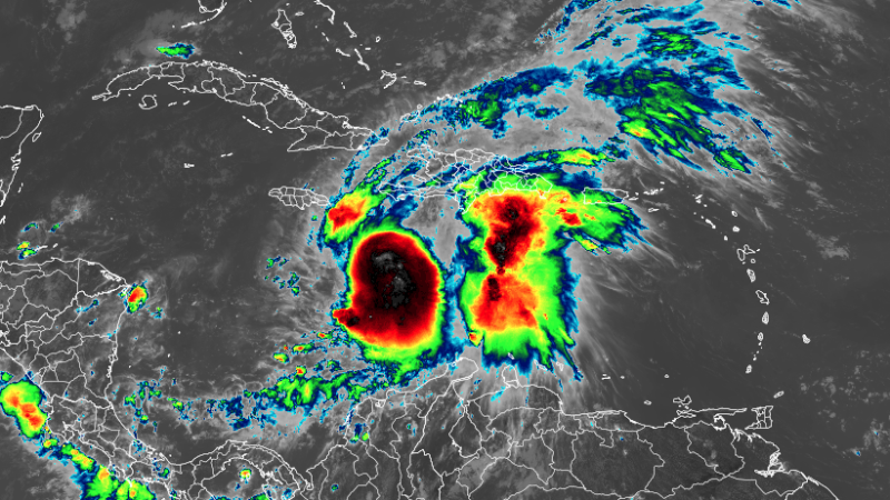 climate_land's tweet photo. 🌪️ #HurricaneMelissa is rapidly intensifying into a rare Category 5, headed for historic landfall in Jamaica. Torrential rains, flooding, mudslides, and destructive winds are expected. Climate change is fueling stronger storms. 

Learn more: https://t.co/0qWoLF4Jf8 https://t.co/5B4xRmMr16