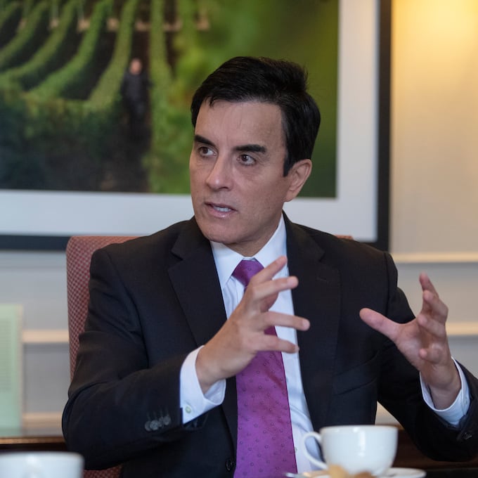 🇵🇪 Votaré y haré campaña por Carlos Espá.
¿Cansado de políticos que se hacen los vivos para vivir de la teta del estado?
Entonces es hora de votar por un muerto.
Carlos Espá, el primer presidente no vivo.