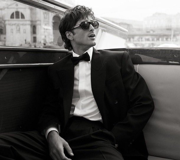 your king has returned, peasants.