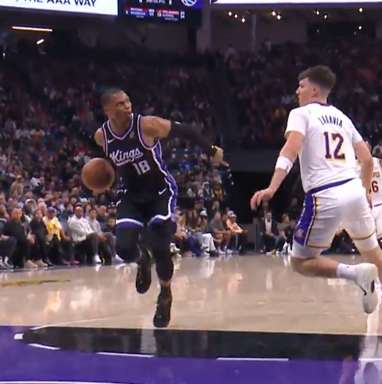 RussFcb's tweet image. Westbrook crossed LaRavia over and looked him straight in the face 😭 that's why I love this man