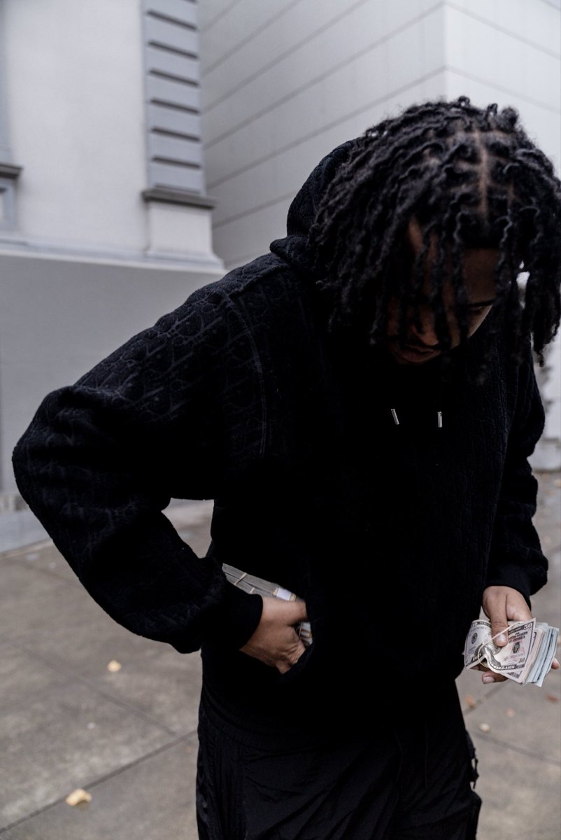 1kdniel's tweet image. 💙