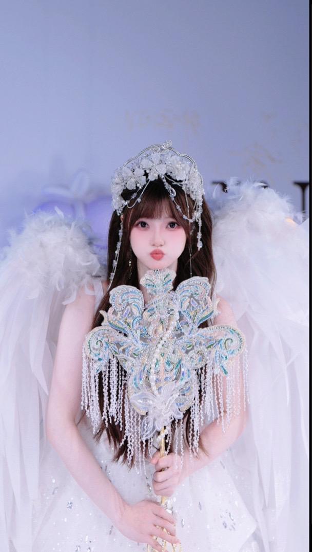 SINGpics's tweet photo. 251026 Linhui douyin 
"honey, agaiiin 1st place.
honeys doesn't know how control their strength. 
i became a cry baby for a day. i cried a lot, even my lenses and eyelashes fell off 
some ugly but happy pictures"

#sing女团 #林慧 https://t.co/lA2sM1tdwr