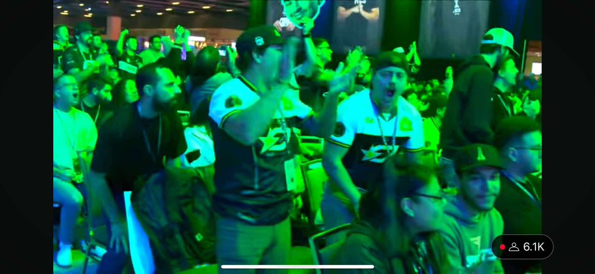 Man Congrats to Shopify Rebellion was hoping to see OpTic win in person.  My first Halo event Ive attended and it was electric, hoping HCS comes back in the near future #HaloWC