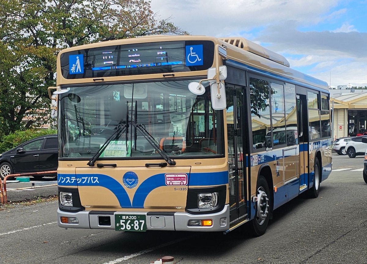 本日登録された横浜市営バスの新車です。 横浜200か 56-86 はどこの
