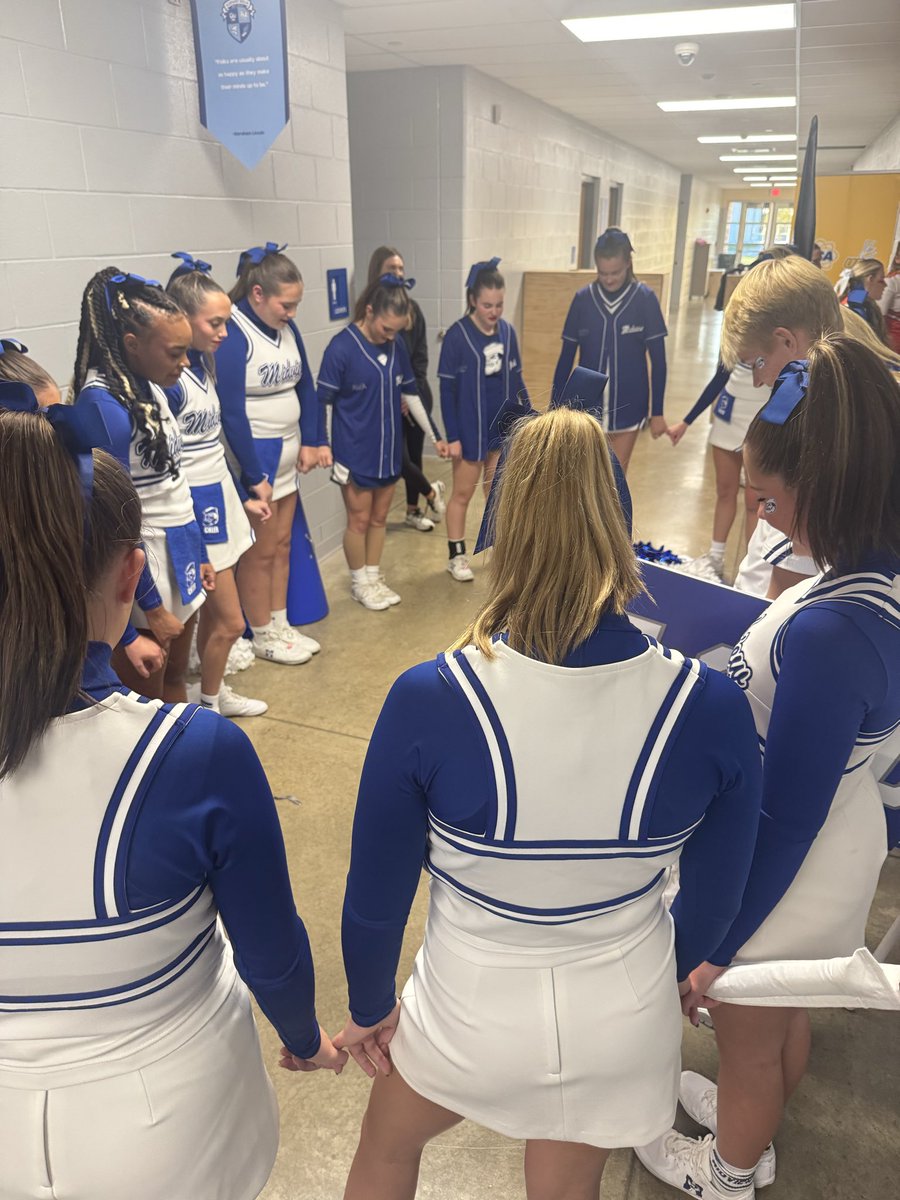 Midview_Cheer tweet media
