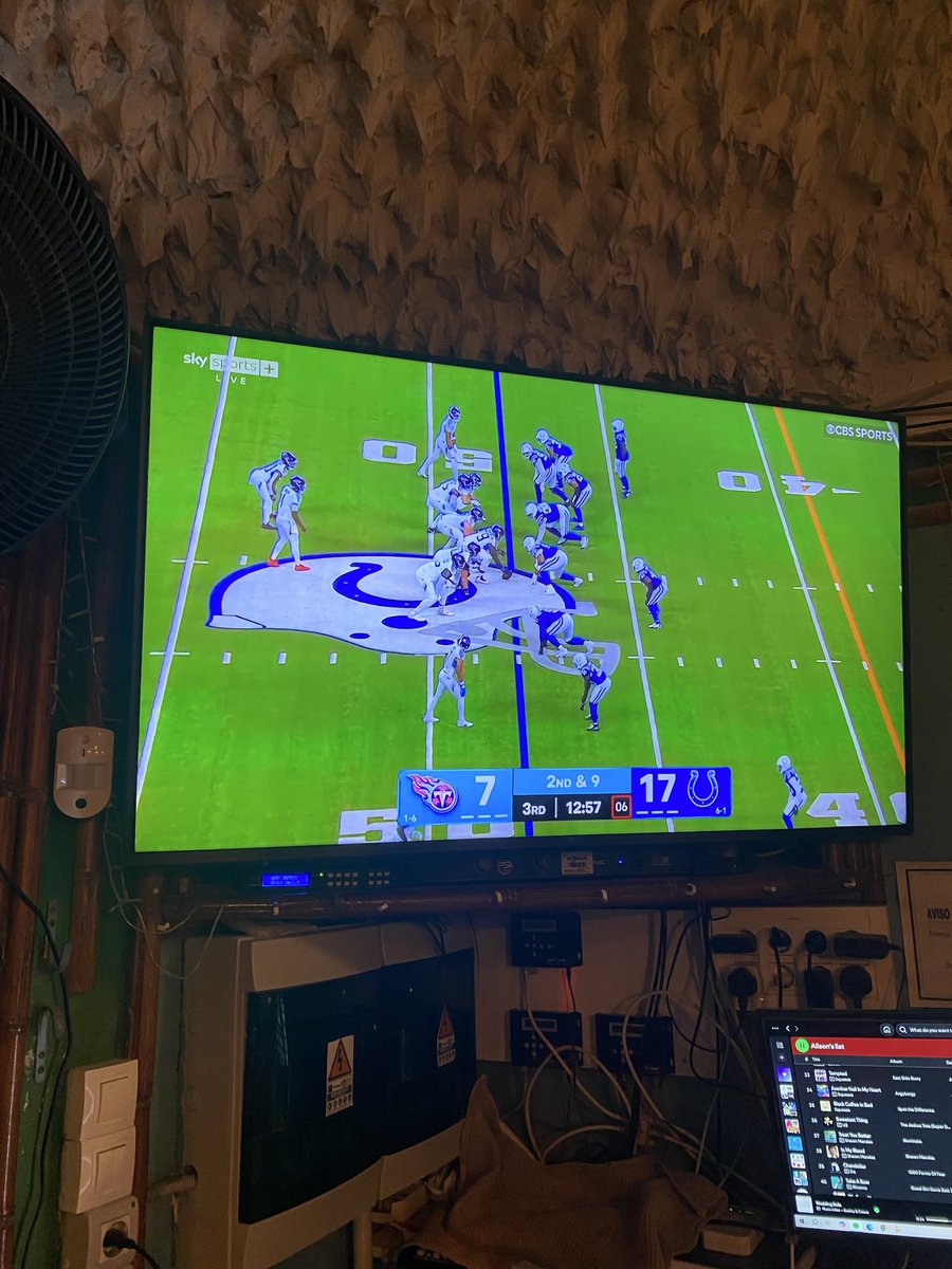 Favourite place, favourite bar, favourite sport, favourite team. Happy days #GranCanaria #paddysbar #nfl #colts