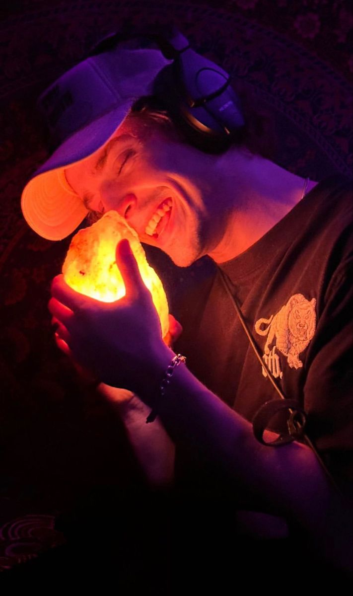 Essa foto do josh sempre me faz lembrar da any