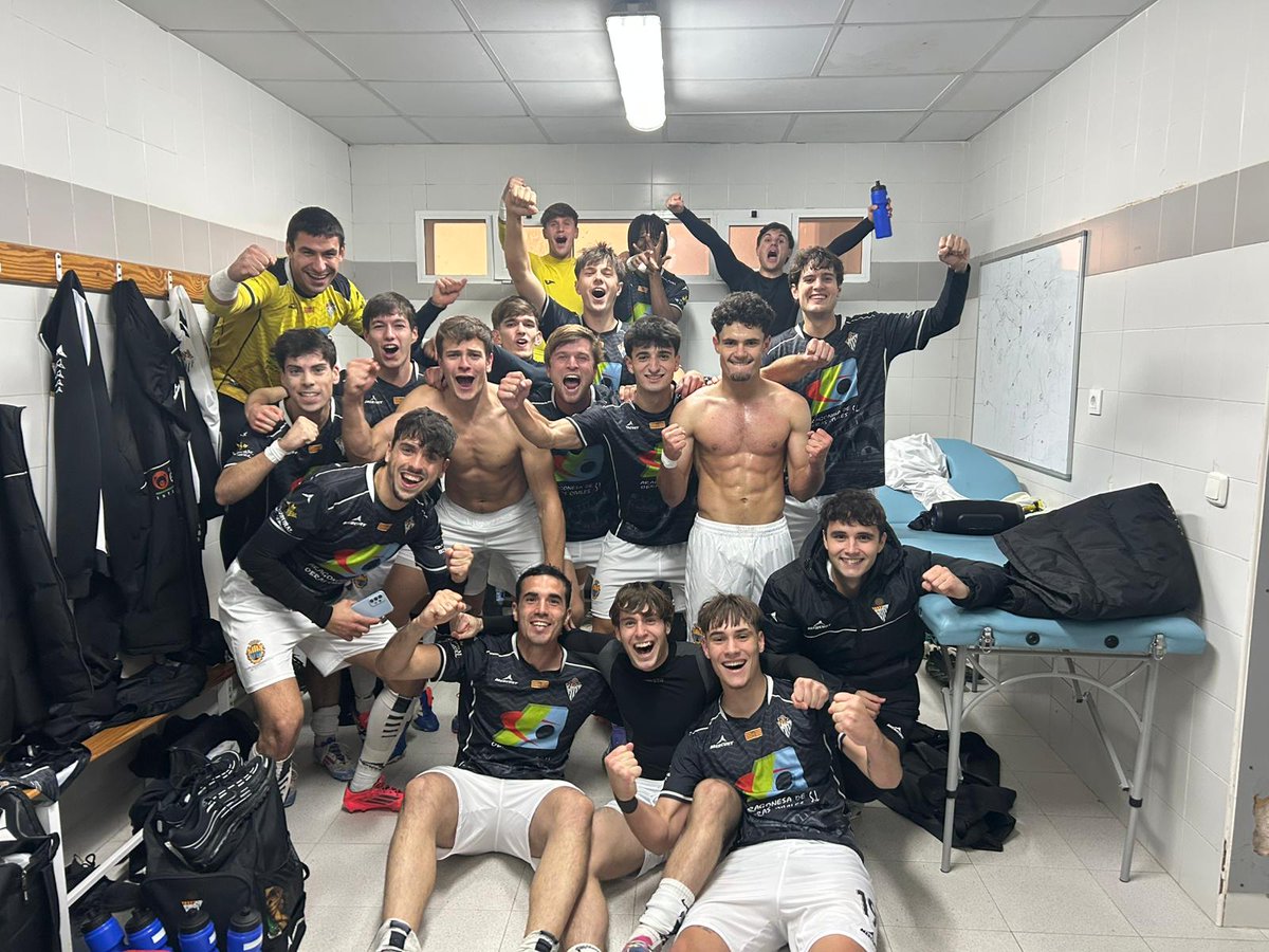 Ciao Octubre.
3/3 - 9/9
Seguimos mejorando, seguimos creciendo y seguimos pasándolo muy bien.
⚫️⚪️⚽️💪
