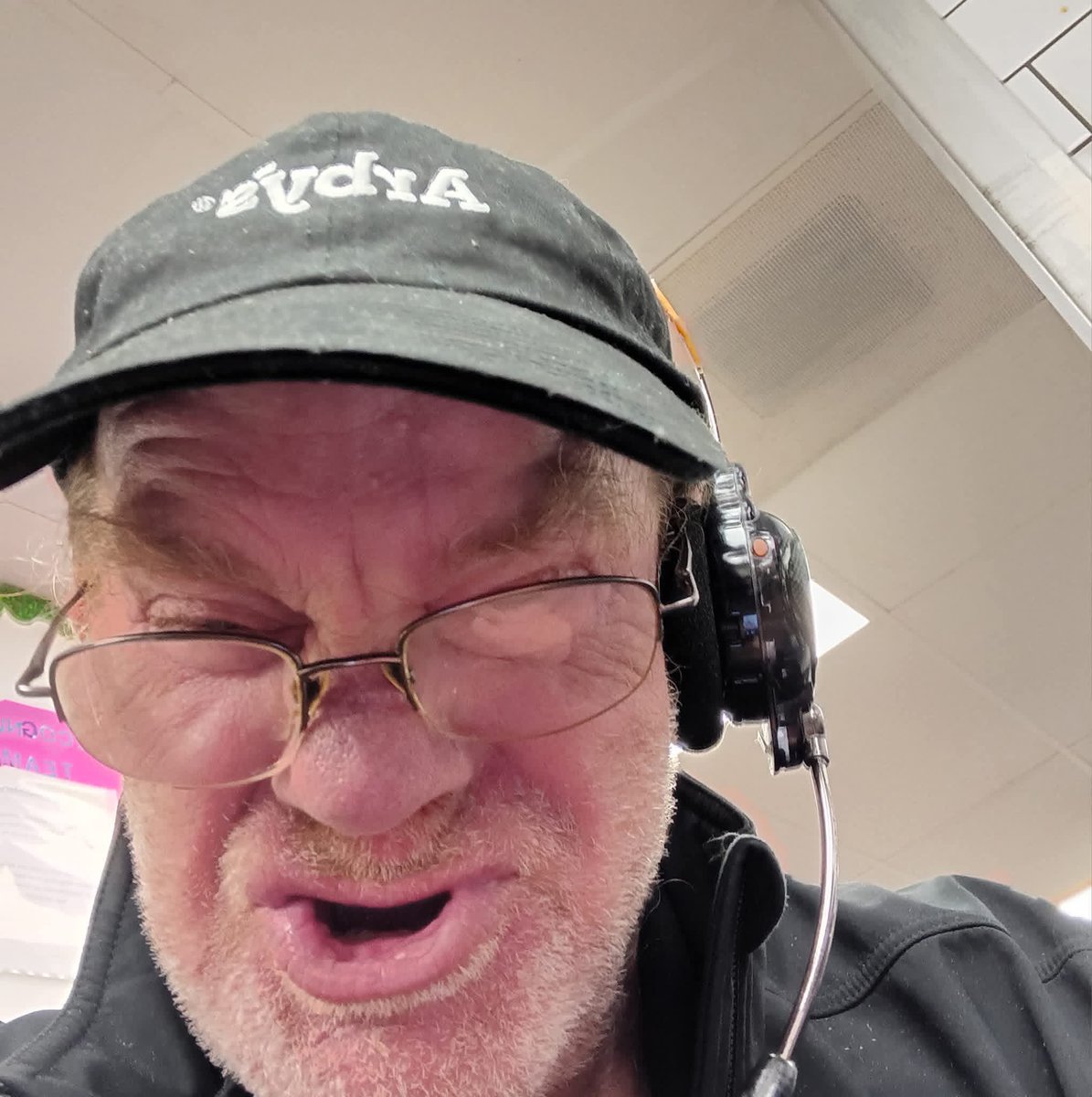 rookersayer_76's tweet photo. @PhineasT3184 Me looking at the image of your wiener https://t.co/E2vk1SqAyh