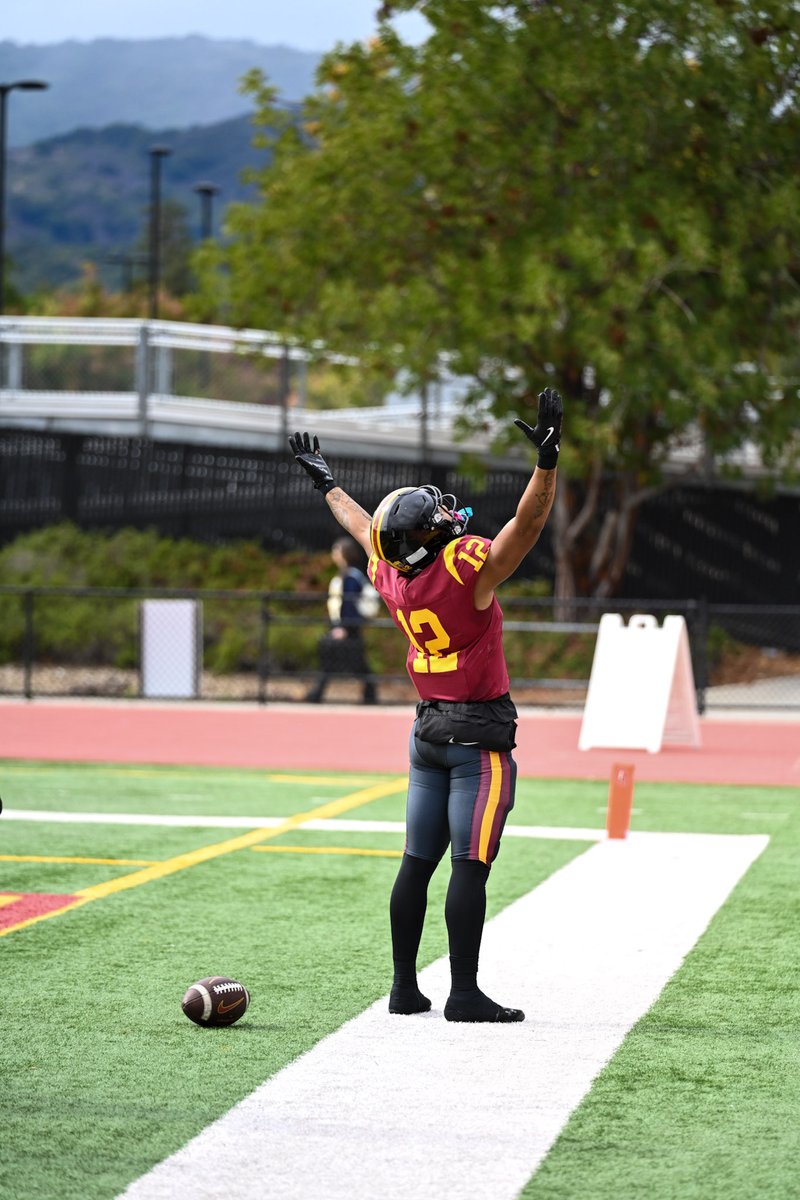 Dhari Young “DEBO” tweet media