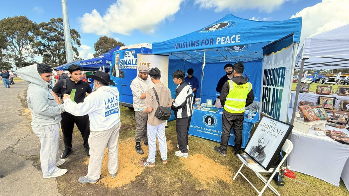 NasirMosque's tweet photo. All praise to God, we had a wonderful experience sharing the peaceful message of Islam at the Brunswick Show for the very first time!  

Our stall drew interest from people of all backgrounds-Christians, Buddhists, students and families - leading to many meaningful conversations. https://t.co/Xhi44aTnLQ