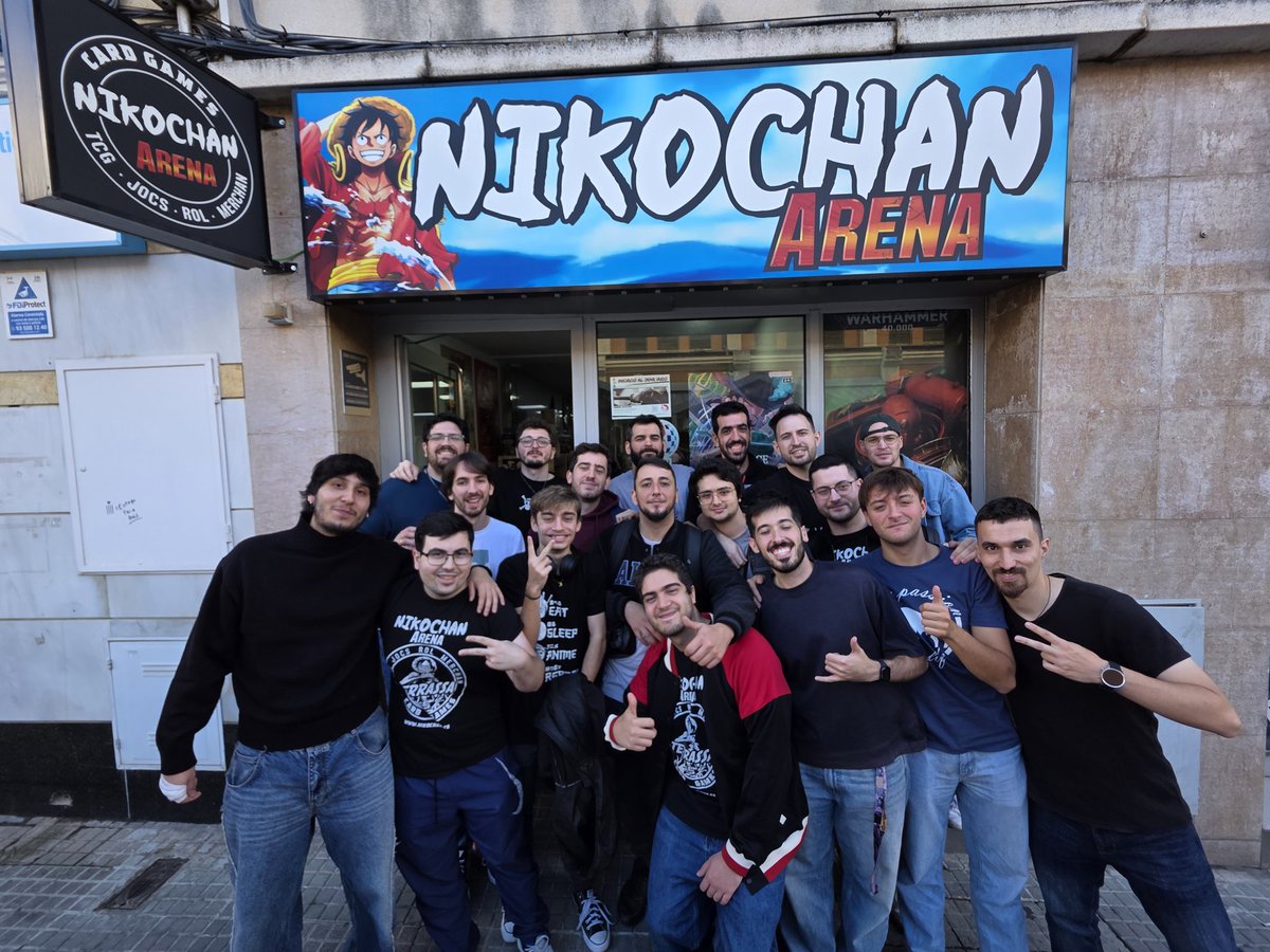 Cerramos la primera edición de <a href="/TopCutTCG/">Top Cut TCG</a> tras multitud de partidas con estos guerreros de la foto y tres personas tras el proyecto y  habiendo sorteado:

6x OPTCG Box
3x Album Collections OP
7x Funko Pops
9x Deck Boxes

Gracias a toda la comunidad por el apoyo, a los jugadores