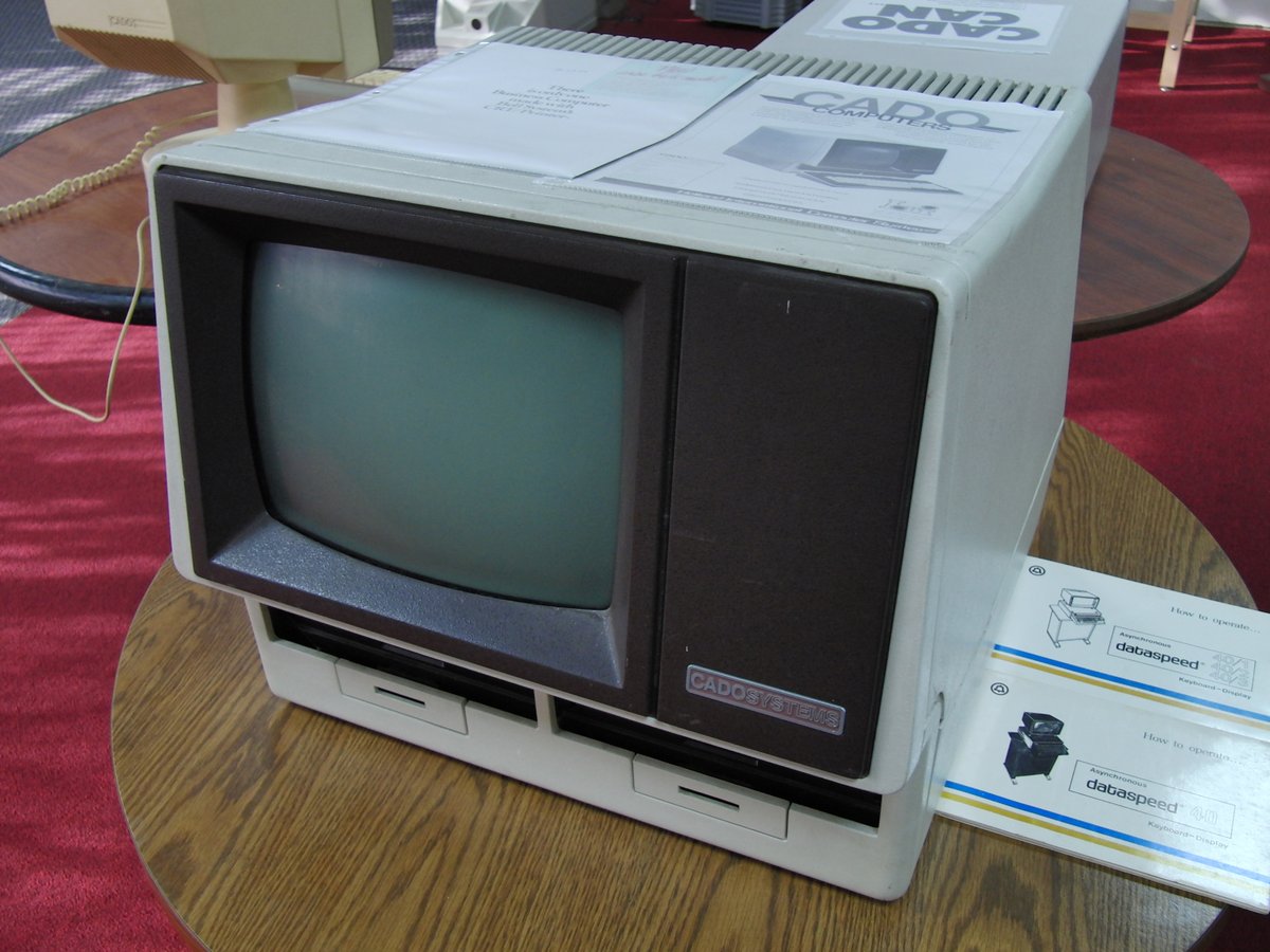 CosmacG's tweet image. This is one of the rarest machines in my collection, a CADO CAT made by CADOSYSTEMS in Torrance CA in the 1980’s. It supported 4 simultaneous users on an 8 bit 8085A processor and 16KB (not MB or GB, 16 Kilobytes) of RAM using a proprietary operating system. If you have ever seen