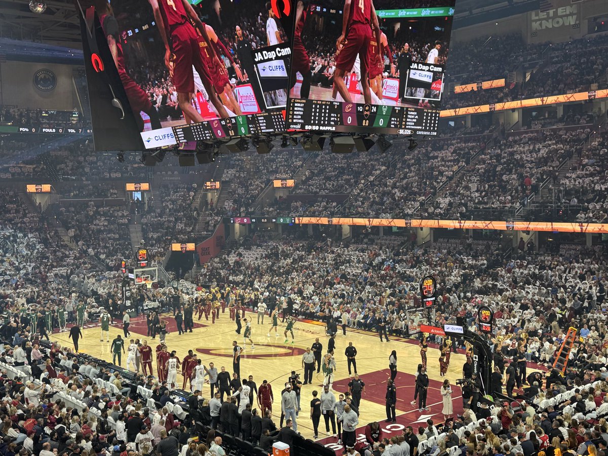 Bucks-Cavaliers. 3 of 82.