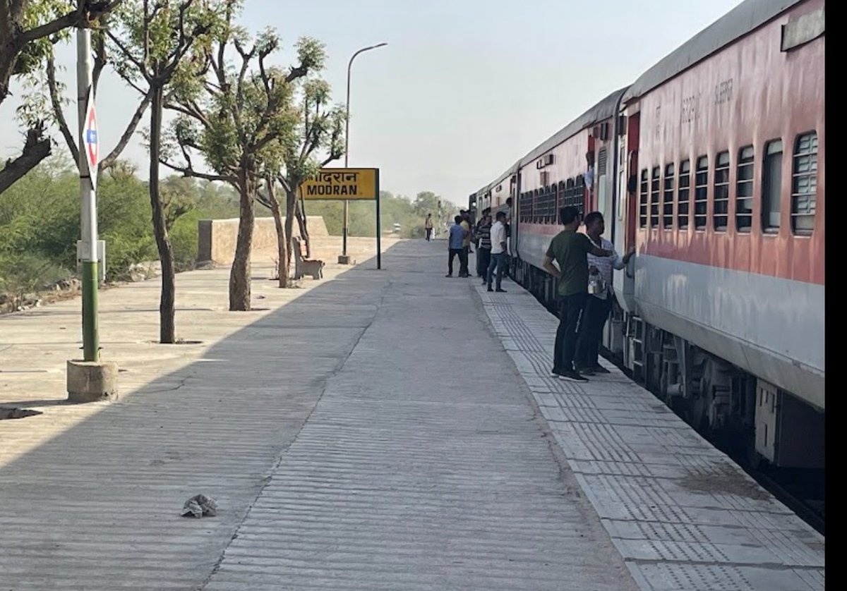 <a href="/DrmChennai/">DRM Chennai</a> 
<a href="/AshwiniVaishnaw/">Ashwini Vaishnaw</a>
<a href="/RavneetBittu/">Ravneet Singh Bittu</a>
<a href="/GMSRailway/">Southern Railway</a>
<a href="/DRMJodhpurNWR/">DRM JODHPUR</a>
<a href="/GMNWRailway/">GM NWRailway</a>
<a href="/NWRailways/">North Western Railway</a>
<a href="/RailwaySeva/">RailwaySeva</a> रेलमंत्रीजी से निवेदन है कि ट्रेन संख्या 20625/26 चैन्नई- भगत की कोठी- का ठहराव मोदरान(MON) पर किया जाए ताकि इस क्षेत्र के यात्रियों को लंबी दूरी की रेल कनेक्टिविटी  मिले