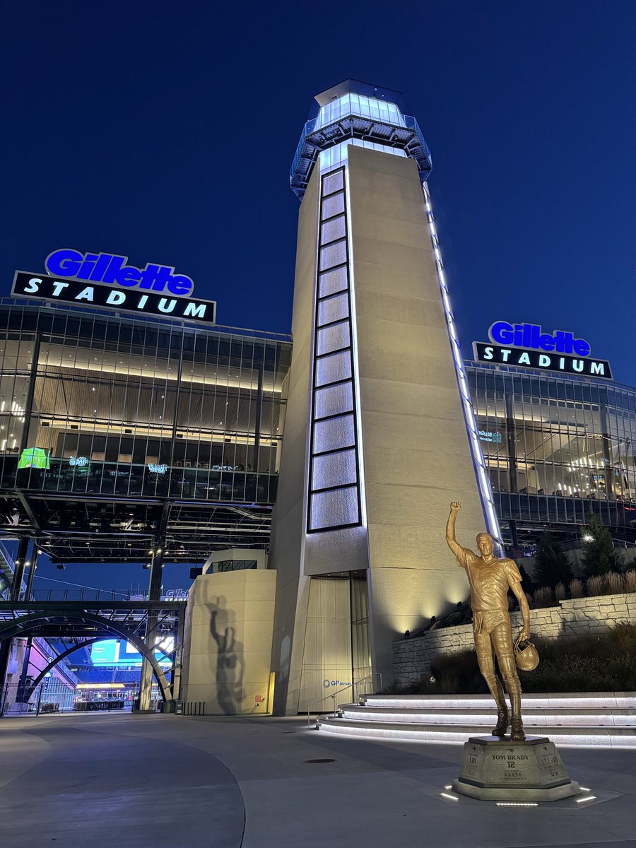 WEEI's tweet image. The New England Patriots are 6-2.

Goodnight from Foxborough, MA.

#NEPats