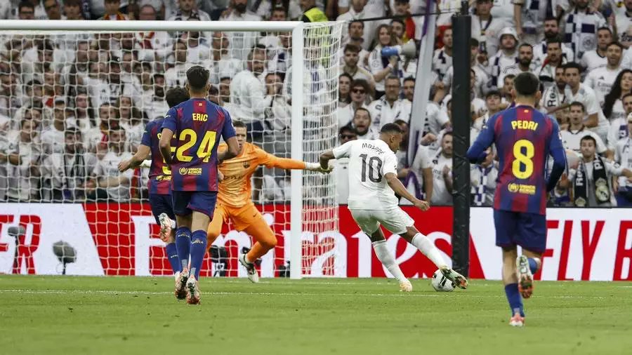 El club de la mitjanit tweet media