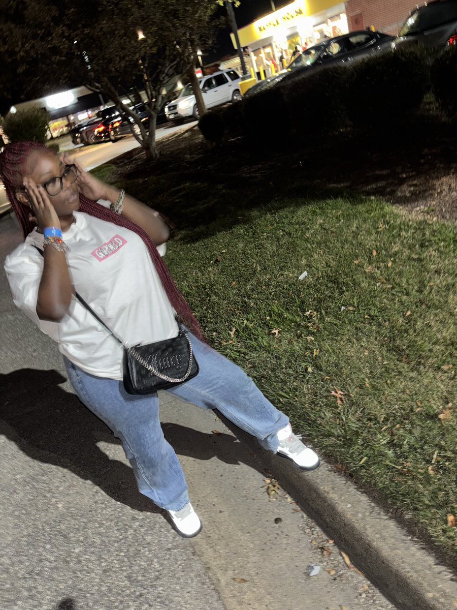 thisisprincez's tweet photo. Idk why idk how to take pics nomo smh https://t.co/u4ntS4afpl