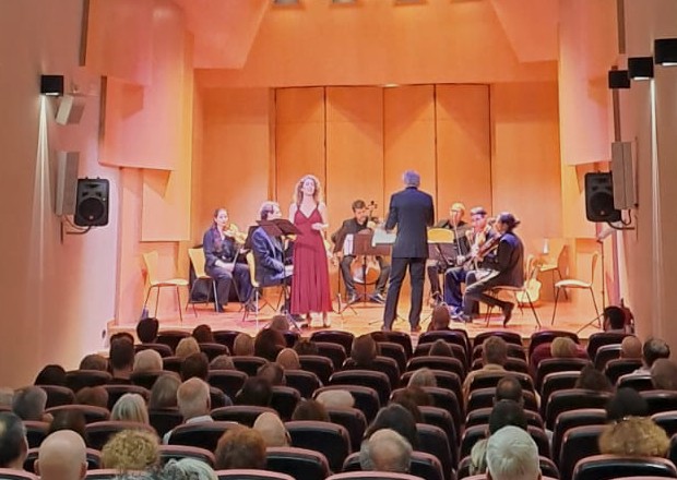 Éxito de público en la tertulia-concierto "El Apolo español. Cultura política y teatro musical en la corte de Felipe V". Museo Lázaro Galdiano.
La <a href="/CamerataASoler/">Camerata Antonio Soler</a>  interpretó obras de José de Torres, Antonio Literes y Sebastián Durón. Dirección: Gustavo Sánchez #barroco