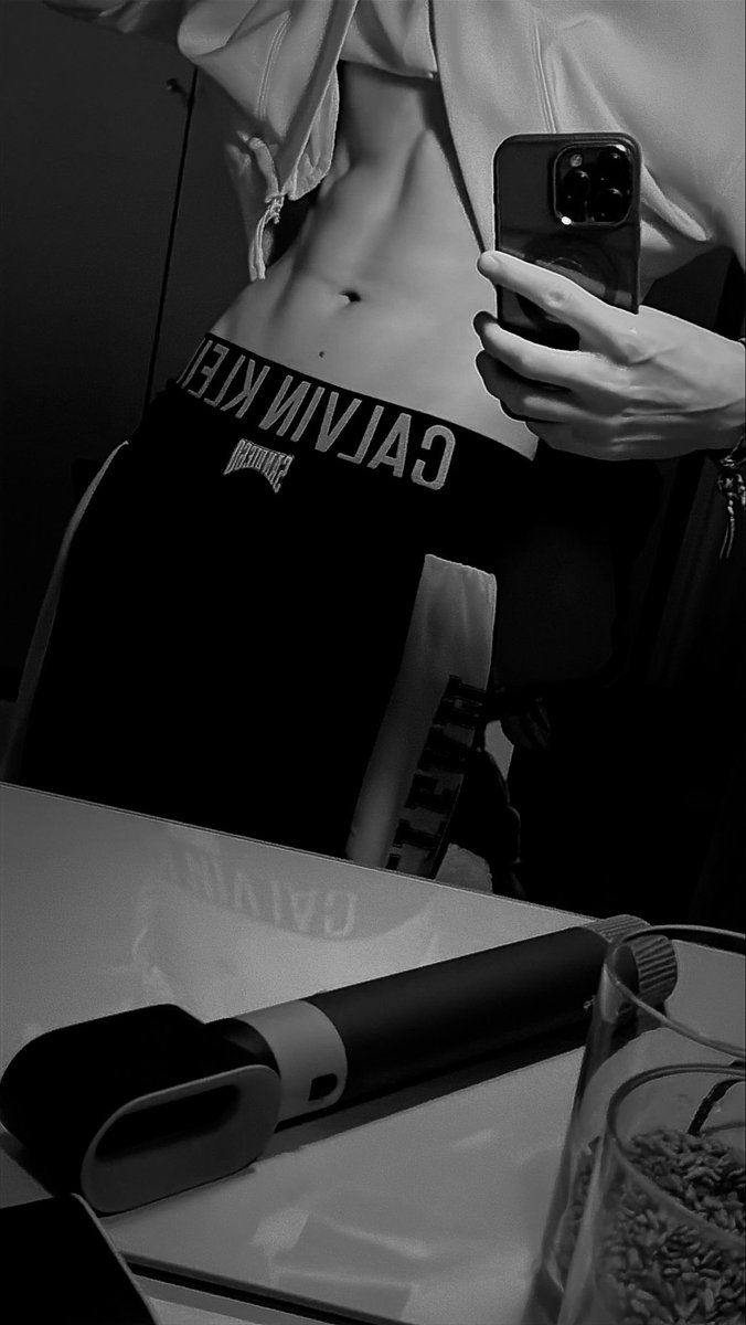 zachwiejaaaa's tweet photo. 🩶💜🩶🩶
#LouisVuitton #viralpost #share #mlm #nikeprogirls https://t.co/fG0RbccBxc