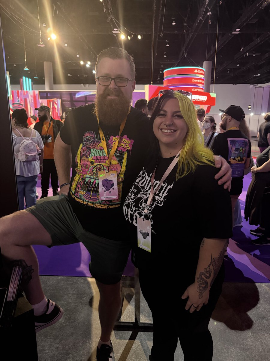 dancing2kpop's tweet photo. This trip was definitely one for the books and I am forever grateful to streaming for giving me some of my favorite memories 🖤 also if I forgot to tag you Im so sorry, please comment so people can find you

 #twitchcon #sandiego #twitchcon2025 #california #streamer #phasmophobia https://t.co/dCNLx4ENG5