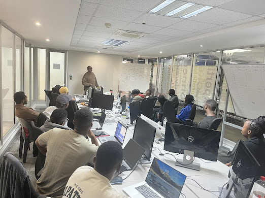 d3nz3lSE's tweet image. Every Saturday I&apos;m with my community❤ @africasblock at @wethinkcode, collaborating, building and learning with members. Had our regular visits from CEO of @kotanipay - @felixmacharia_. He shared his expertise and guidance on building for DeFI.

#Web3Community #future #Blockchain
