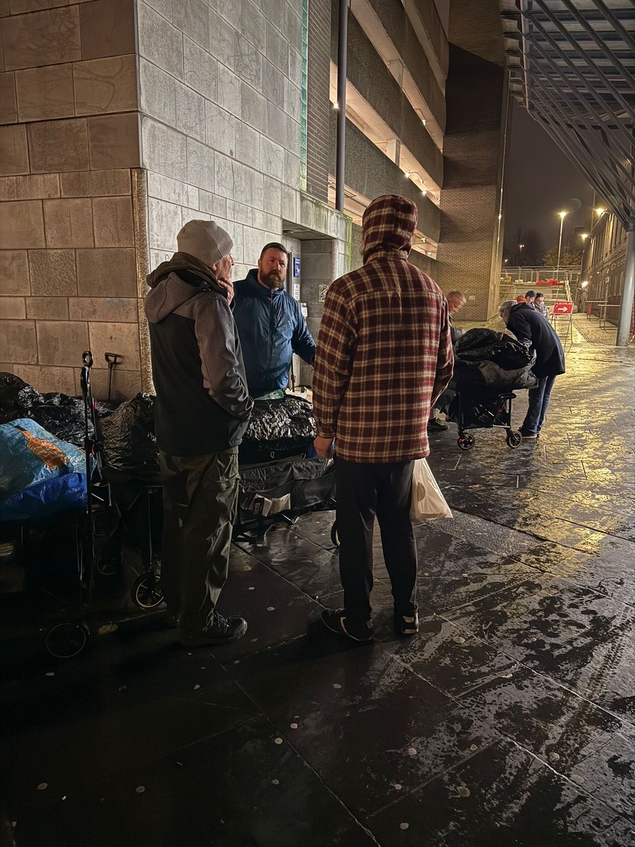 Another tough night for our volunteers out there tonight on a wet and windy night on Glasgows streets.

24 souls supported with a hot bite to eat&amp; drink along &amp; dry warm clothing to get them through the next few days,  4 were female and at least 10 are rough sleeping tonight.