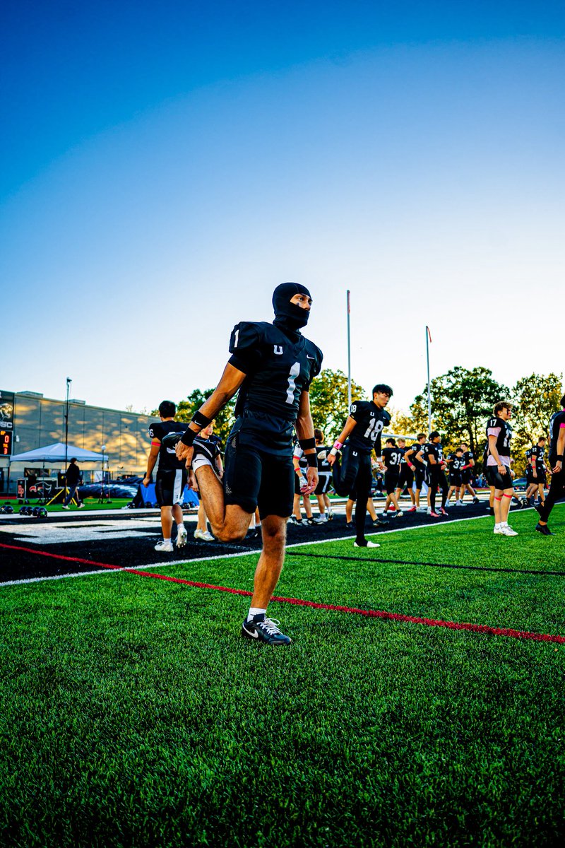 BryceJones2026's tweet photo. regular season highlights‼️
8-2
26 rec 512 receiving yards 4tds 
offense: 0:00- 4:16 defense 4:16-6:03
@CoachJunko_USC @Coach_Fitz__ @_CoachThompson_ 

https://t.co/VUvK3Hckxu https://t.co/qkCBACuWme